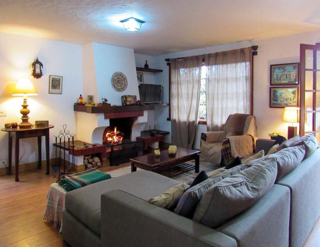 Villa Chale Com Lareira E Wi-Fi Em Campos Do Jordao - Sp Esterno foto